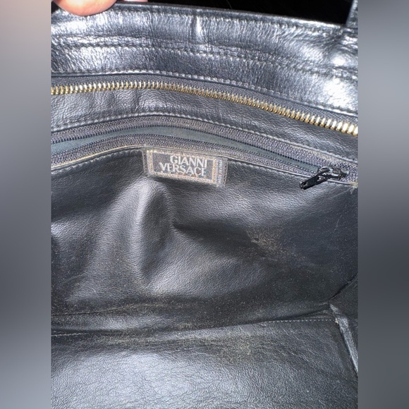 1990s Gianni Versace Couture Medallion Black leather Chain Bag - Picture 11 of 12